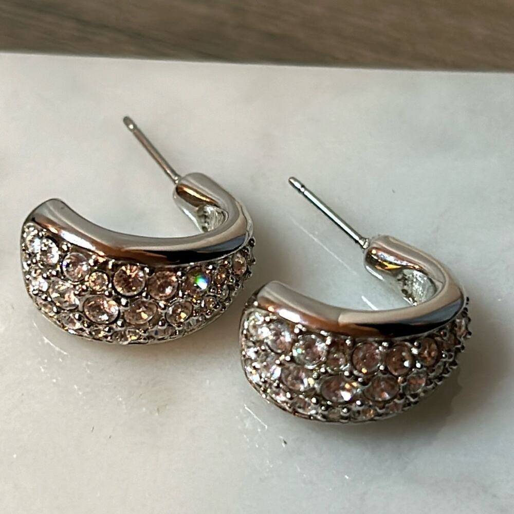 Gorgeous Swarovski Crystal Silver Tone Clear Crystal Earrings #132. Signed